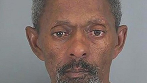 Người đàn ông đã gọi điện cầu cứu cảnh sát vì bị bạn gái từ chối "chuyện ấy".