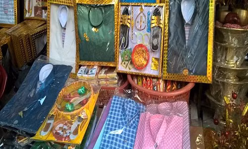 Nhung mat hang vo cung dat khach trong thang co hon