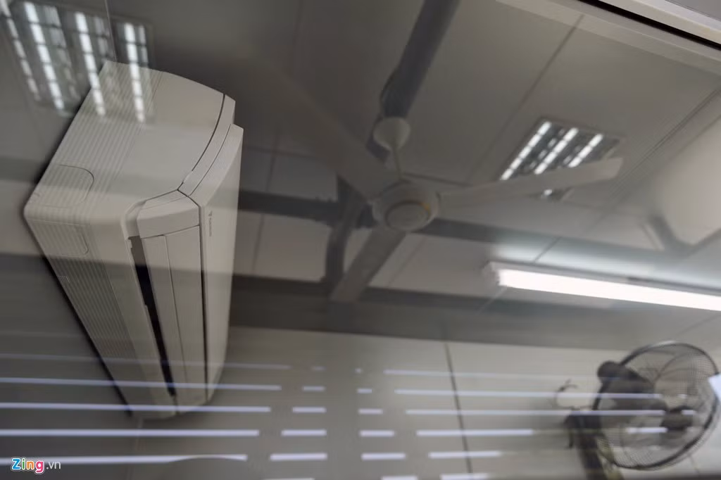 "Sau ngày chạy thử hôm nay chúng tôi sẽ nghiên cứu lại, xem xét để có phương án tốt nhất. Thậm chí chúng tôi sẽ đề xuất thay đổi đèn tín hiệu ở một số nút giao thông cho hợp lý. Đến ngày 1/1/2017, buýt nhanh mới chính thức vận hành", ông Hải nói.