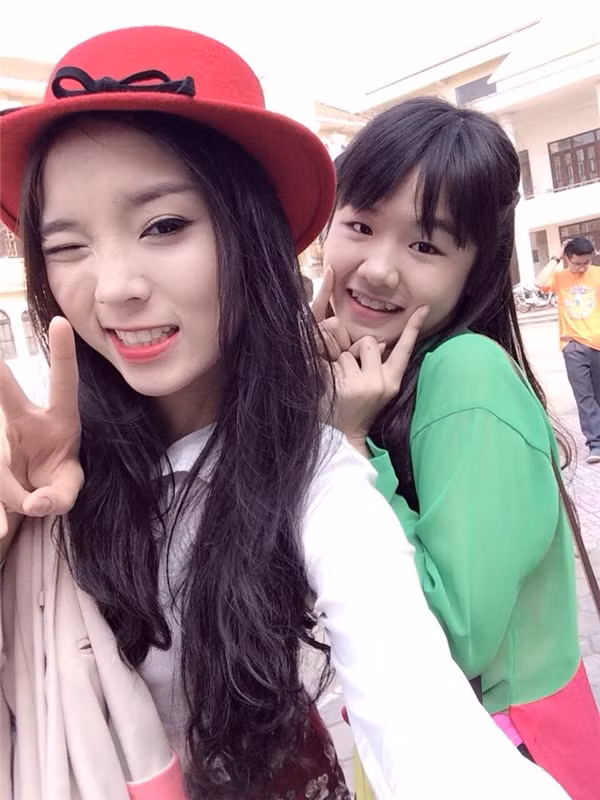 Kỳ Duyên thời chưa đăng quang hoa hậu nhắng nhít, dễ thương...