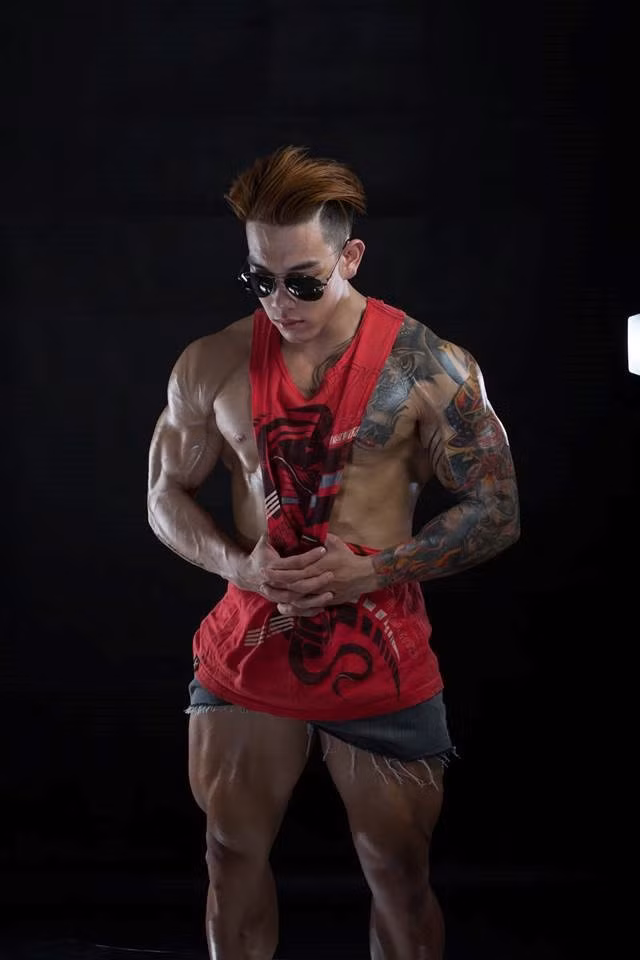 9X bung 6 mui Ton 20 trieu tien an uong moi thang