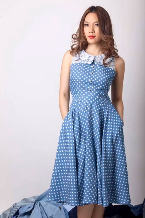 Đầm midi cổ điển dường như sinh ra là để dành cho Mỹ Tâm.