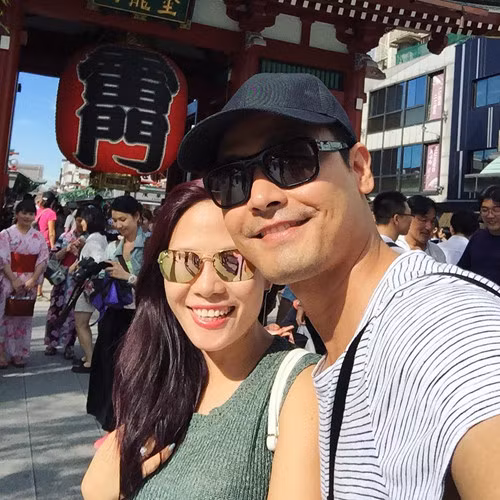 Phan Anh hài lòng với cuộc sống bên người vợ xinh đẹp, đảm đang. Anh từng nói: “Khi đã ở nóc nhà thế giới, liệu bạn còn muốn chinh phục thêm đỉnh núi nào nữa không?”