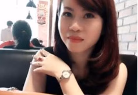 Nhan sắc trẻ trung, xinh đẹp của bà mẹ 40 tuổi làm chị em bỉm sữa giật mình.