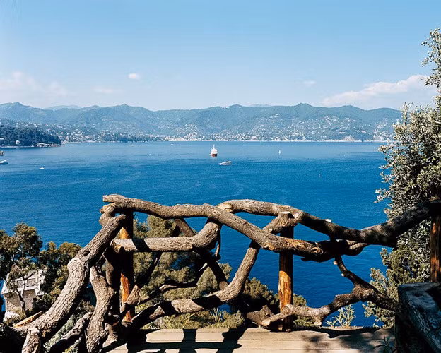 Biệt thự nằm ở Portofino - một làng chài ven biển nhưng nổi tiếng với những khu biệt thự, những khu nghỉ dưỡng xa hoa.