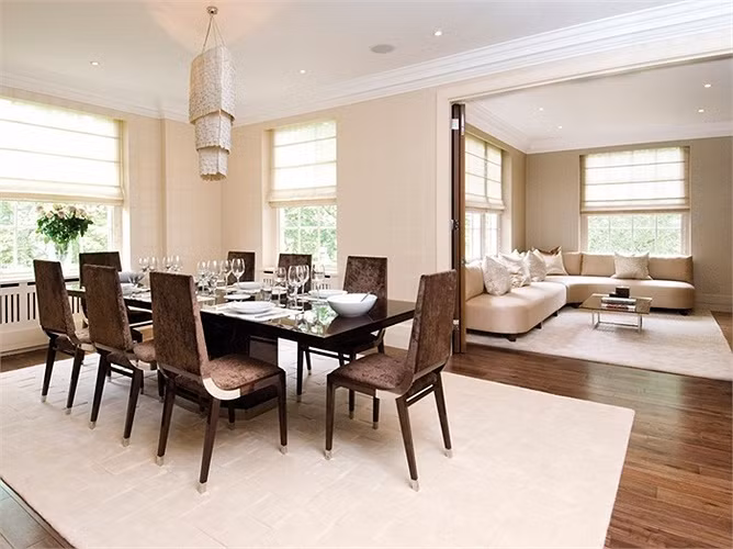 Thiết kế sang trọng và văn minh khiến cha mẹ những sinh viên này không ngần ngại rút ví mức tiền khổng lồ cho con.