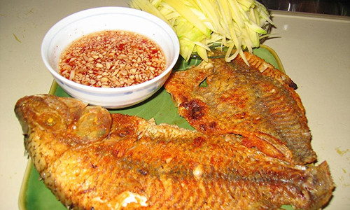 Cach lam ca ran cham nuoc mam gung ngon kho ta