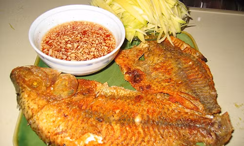 Cach lam ca ran cham nuoc mam gung ngon kho ta