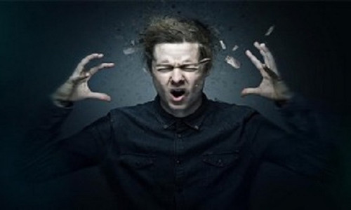 Tu lam hong mat cat ngon tay vi so bi gan chip