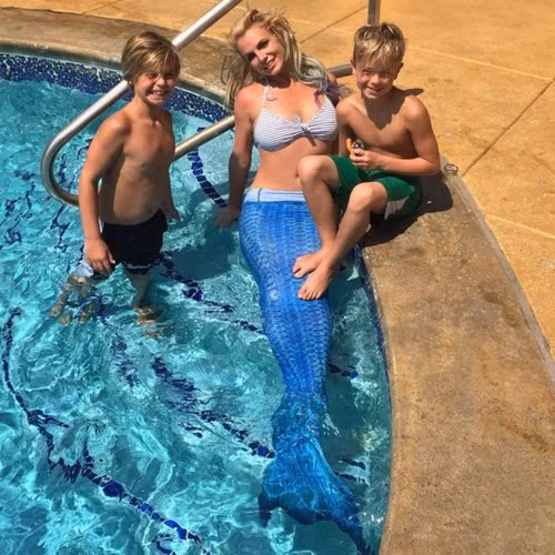 Nữ ca sĩ 33 tuổi Britney hiện đang sống hạnh phúc cùng hai cậu con trai đáng yêu.