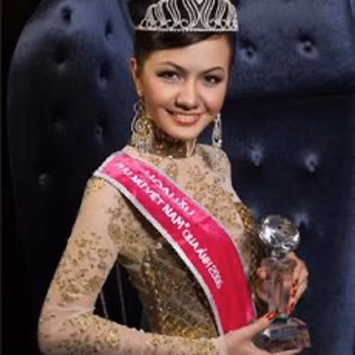 Cuoi khoc 1001 su co nguoi dep Viet thi HH quoc te-Hinh-5