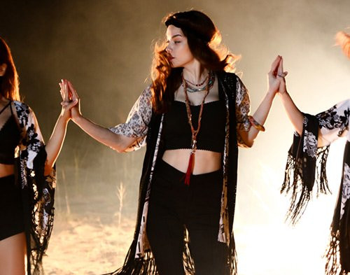 Nhạc sỹ Đỗ Hiếu, “cha đẻ” của ca khúc Destiny cho biết: “Với mong muốn mang đến sự mới lạ trong âm nhạc, Hiếu đã sáng tác ra Destiny với sự pha trộn của Trung Đông và hiện đại. Sau khi ca khúc được hoàn thành, ca sĩ Hồ Ngọc Hà chính là người duy nhất Hiếu nghĩ đến sẽ thể hiện phù hợp và thành công nhất ca khúc này. Từ đó, Destiny đã trở thành một cơn sốt qua sự thể hiện đặc biệt và quyến rũ của chị Hà trong ca khúc này”.