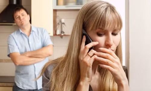 Cô vợ vụng trộm vì chồng “yêu” thô bạo nhận cái kết bất ngờ Co vo vung trom vi chong “yeu” tho bao nhan cai ket bat ngo