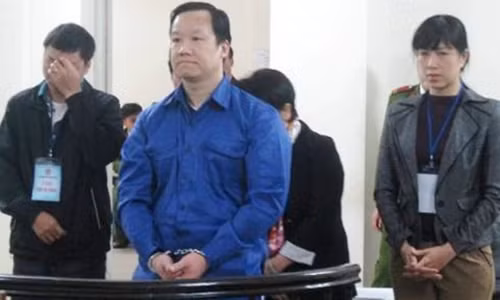 Dung sieu xe va tai san “ma” de chiem doat hon tram ty