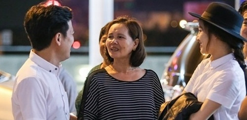 Chan dung me ruot ban hang rong khien Nha Phuong suyt tu tu-Hinh-2