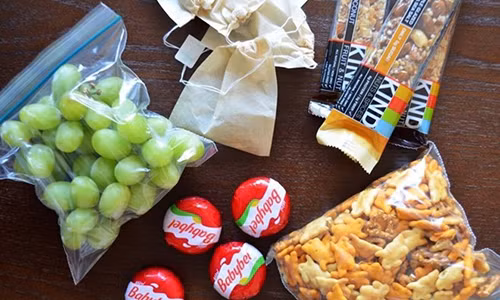 Bi kip mang theo do an cho nhung chuyen bay dai