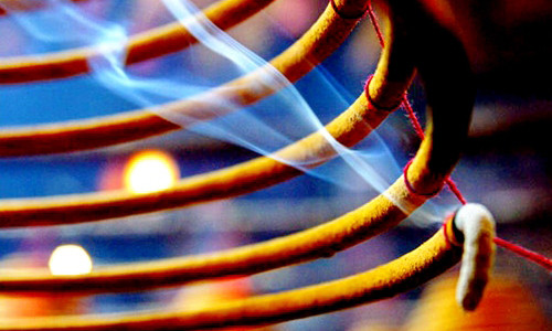 Thap huong thom, huong vong trong nha: Chet luc nao khong biet!