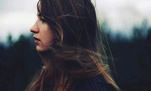 Dang doi ke ngu si nho ban than xinh dep thu chong