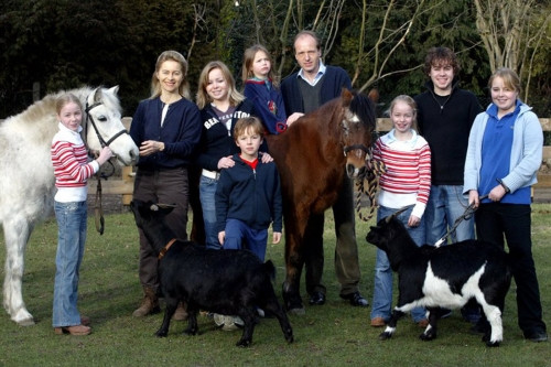 Nhưng đến năm 2003, với tham vọng cháy bỏng, bà quyết định tiếp bước cha theo nghiệp chính trị.