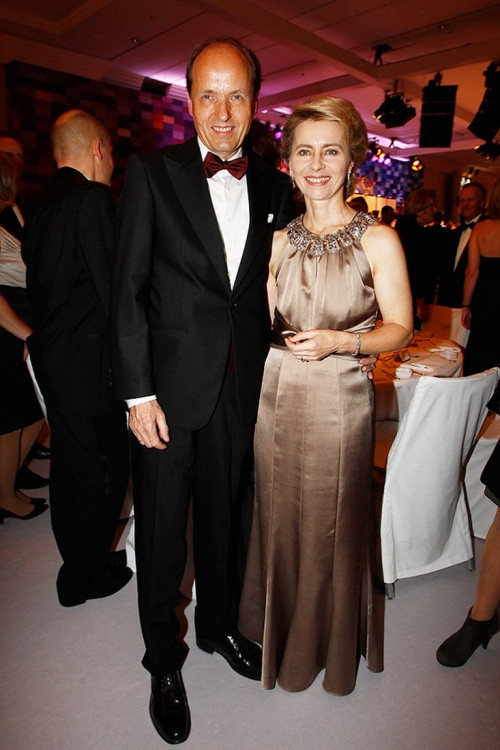 Trong nhiều năm, bà đã đảm đương trách nhiệm của một người vợ, một người mẹ, khi nuôi nấng 7 đứa con ở trang trại vùng quê.