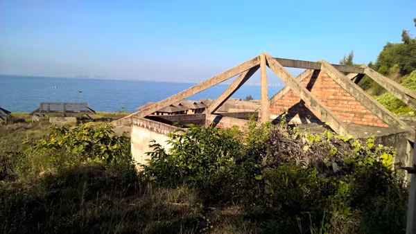 “Nhiều doanh nghiệp khác muốn đăng ký đất làm dự án du lịch, dịch vụ nhưng không còn quỹ đất ven biển. TP phải quyết ra tay xử lý, không thể để sự lãng phí này tiếp diễn và ảnh hưởng môi trường đầu tư. 2016 sẽ là năm TP quyết liệt với dự án treo, dự án ngâm ven biển”, ông Điểu nhấn mạnh.