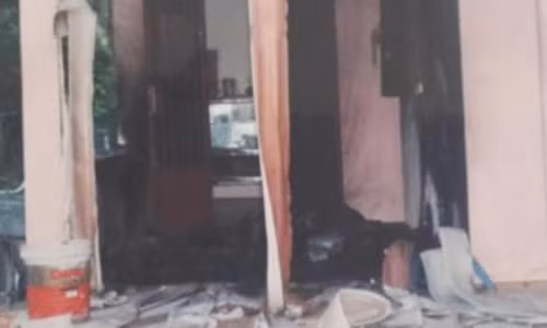 Hiên nhà nơi hai nạn nhân bị chết cháy.