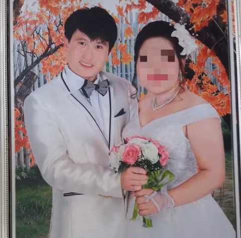 Co gai Viet cuoi xong moi biet chong ngoai cam diec tam than