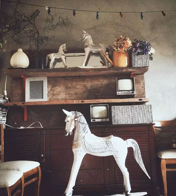 Đến với Maison de Tau bạn sẽ bị "choáng ngợp" bởi không gian xanh ở đây, bất cứ chỗ nào cũng có cây cối đua nhau đâm trồi, tươi tốt.