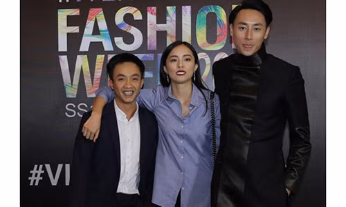 “Cao tay” hon Ha Ho, Ha Vi chung minh tinh cam voi Cuong Do la