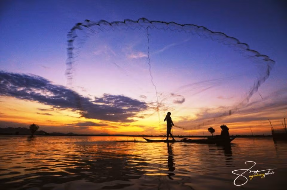 Du lịch Châu Đốc vào mùa mưa, bạn sẽ cảm nhận rõ nét cuộc sống của người dân miền sông nước.