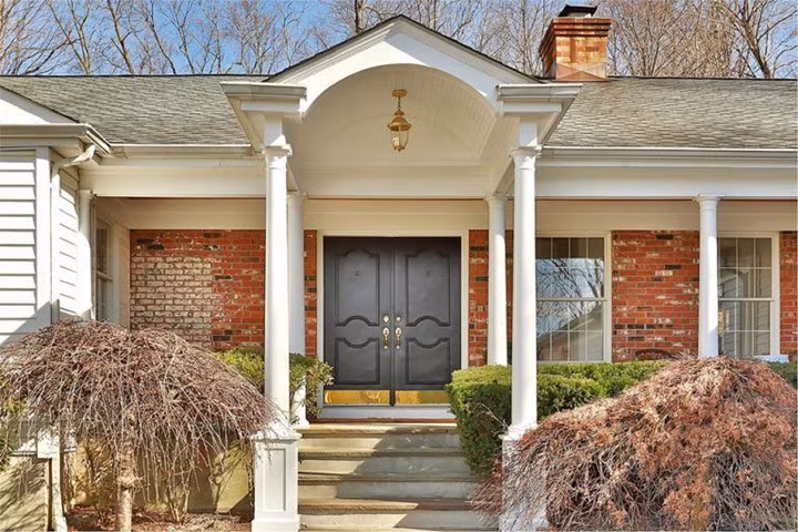 Ngôi nhà mang vẻ đẹp cổ điển, sang trọng này có giá 1,16 triệu USD (khoảng 24 tỷ đồng).