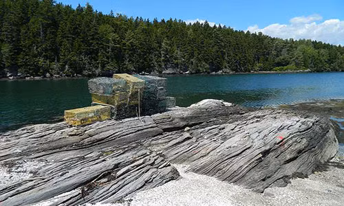 Rung ron truoc bi mat khung khiep tren “dao ma” tai My