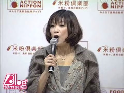 Cuộc hôn nhân đầu tiên tan vỡ sau 10 năm chung sống. Sau khi li hôn, Hori Chiemi quay lại với sự nghiệp ca hát và tái giá với người đàn ông khác. Thế nhưng, 10 năm sau, Hori và chồng lại tiếp tục "đường ai nấy đi".