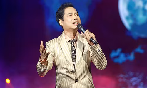 Ngọc Sơn: "Tôi mãi ở tuổi 18". Ảnh: HBN