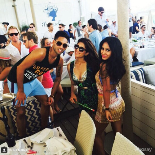 Dù đam mê thể thao và du lịch, song Mallya vẫn dành thời gian cho sự nghiệp kinh doanh của mình. Ngay khi ra trường, Mallya được cha giao làm người quản lý thương hiệu đồ uống Diadeo và Guinness lớn nhất của tập đoàn UB. Ông Vijay Mallya thừa nhận, tương lai của tập đoàn UB được định giá hàng tỷ USD là nằm trong tay Siddharth Mallya.