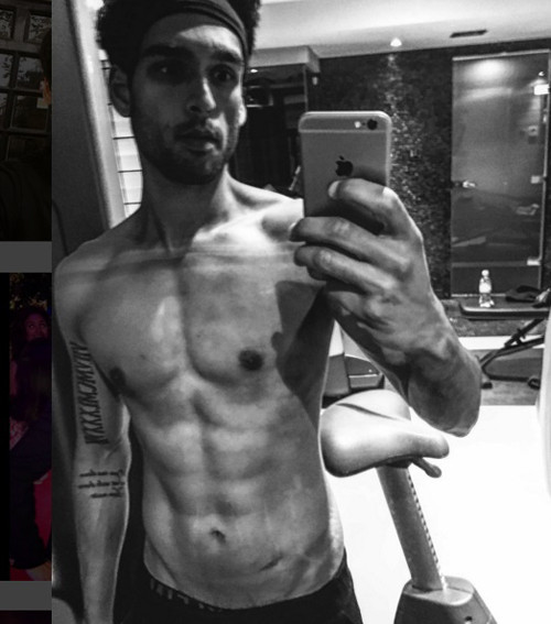 Siddharth Mallya không phải là cái tên quá xa lạ với truyền thông cũng như kinh đô điện ảnh Bollywood. Năm 2012, anh chàng tự thực hiện một chat show trực tuyến mang tên “Không ranh giới” phát trên trang web đội cricket của mình, sau đó lại tự mình mua lịch chiếu của kênh NDTV Good Times của truyền hình Ấn Độ để quảng cáo cho hãng đồ uống “nhà mình”.