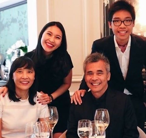 Cô gái 23 tuổi cho biết cô chưa bao giờ quên gia đình là nơi ấm áp, hạnh phúc nhất của mình, dù du học từ rất sớm và bận rộn với những hoạt động xã hội.