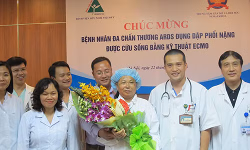 Phut cang nao quyet dinh cuu nan nhan khoi cua tu can ke