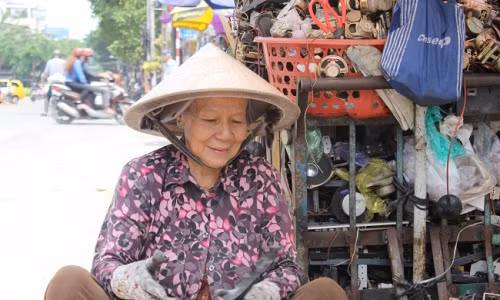 20 nam giu nghe dap ti vi giua dat Sai Gon