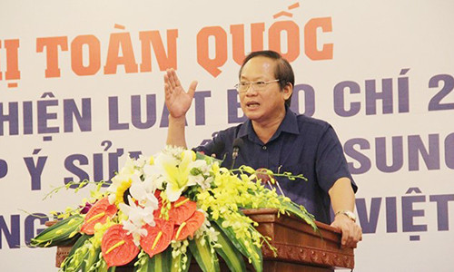 Bộ trưởng TT&TT Trương Minh Tuấn: Mạng xã hội đang đặt ra nhiều thách thức đối với đạo đức nghề nghiệp của người làm báo.