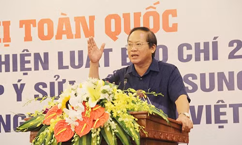 Bộ trưởng TT&TT Trương Minh Tuấn: Mạng xã hội đang đặt ra nhiều thách thức đối với đạo đức nghề nghiệp của người làm báo.