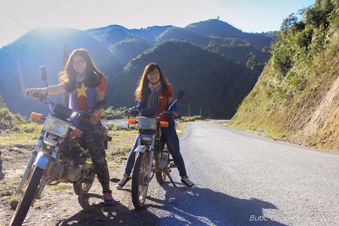 Với độ hiểm trở, quanh co và khung cảnh đẹp đẽ, đèo Khau Phạ là “một trong tứ đại đỉnh đèo” mà các bạn trẻ muốn chinh phục bằng xe máy.