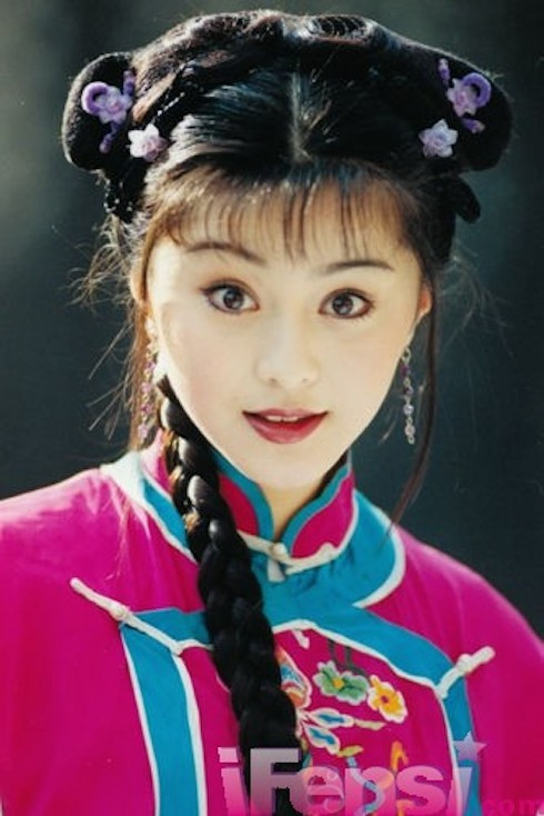 3. Phạm Băng Băng Trước Hoàn châu cách cách, Phạm Băng Băng chỉ là một diễn viên không được ai biết đến, bơ vơ khắp đất Bắc Kinh tìm các cơ hội thử vai. Sau vai nàng hầu Kim Tỏa, cô đã vụt sáng trở thành sao. Đến nay, Phạm Băng Băng đã trở thành một trong những Hoa đán hạng A được o bế nhiều nhất trong làng giải trí Hoa Ngữ.