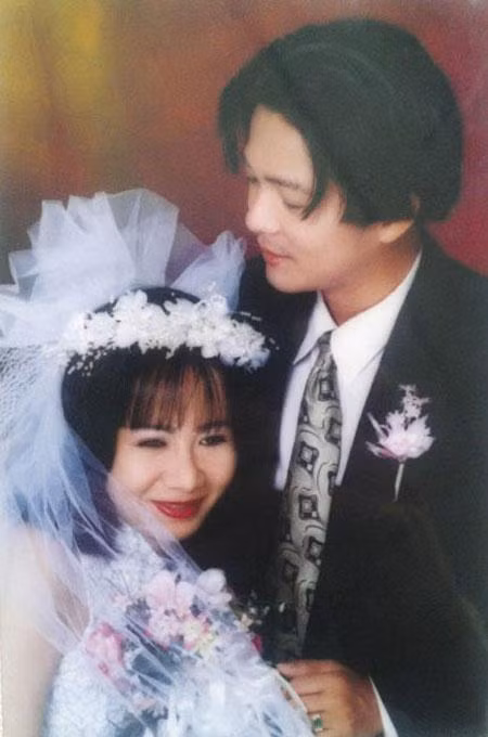 Anh cũng cho biết thêm, vợ anh là người dịu dàng, âm thầm chịu đựng, hy sinh cho gia đình nhiều thứ. Vợ rất tôn trọng anh, luôn nghĩ cho anh và chưa bao giờ cằn nhằn hay cấm cản anh đi chơi hay làm điều gì. Đặc biệt, theo lời Vũ Hà, vợ anh nấu ăn rất ngon.