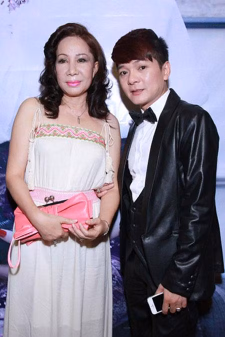 Năm 2013, Vũ Hà công khai bạn gái sau nhiều năm sống với tin đồn về giới tính.