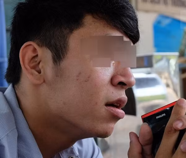 Không rõ sau đó cô người yêu có chịu quay lại không, nhưng nhiều facebooker nữ thì phũ phàng tuyên bố: 'Người kém bản lĩnh, hở một tí là ra đường quỳ gối thế này, có các thêm vàng tôi cũng không thèm yêu'.