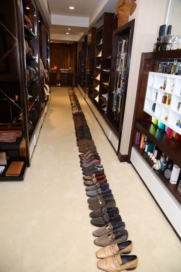 Kho hàng hiệu "khủng" của "Ông hoàng nhạc Việt".