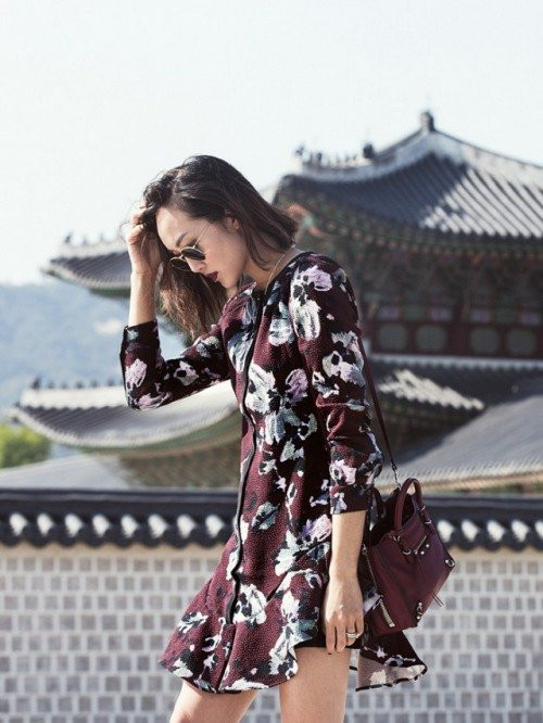 Chriselle Lim Nàng tín đồ gốc Hàn đang sinh sống tại Mỹ với hàng trăm nghìn lượt theo dõi trên tài khoản cá nhân (Instagram, blog) có vẻ như không bao giờ ngừng sáng tạo những ý tưởng mặc đẹp.