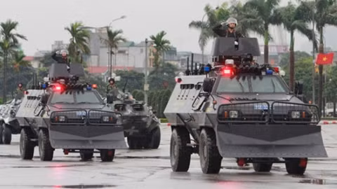 Xe bọc thép S5 do công ty Shinjeong Development Co. của Hàn Quốc chế tạo. Ảnh: Otofun