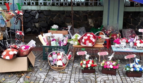 Gia hoa tuoi tang dot bien dip le 8/3